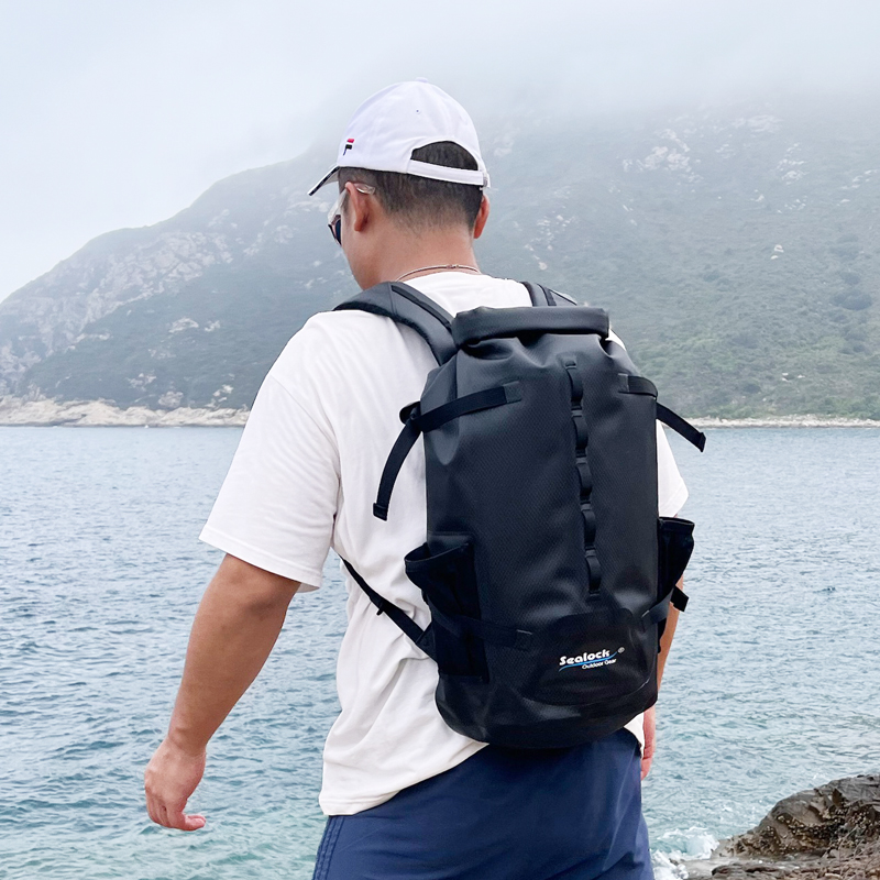 20L IPX6 TPU waterproof roll top backpack with laptop compartment worn commuting / outdoors